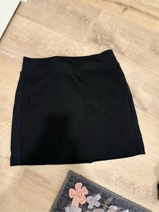 Athleta Dresses & Skirts - NWOT Athleta Black Performance Skirt Size 6